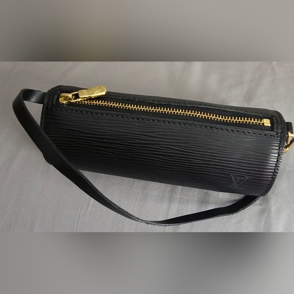 Louis Vuitton Black Epi Mini Papillon Pouchette - Picture 4 of 16